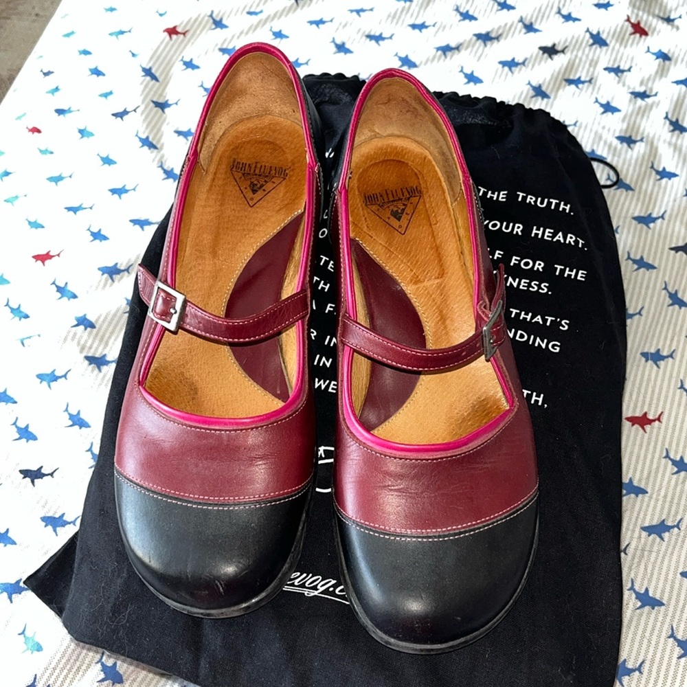 Fluevog Sandra’s size 8 purple black pink piping